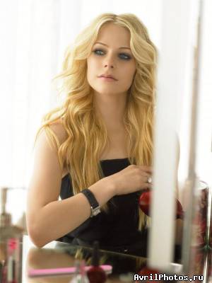 Avril Lavigne -  27